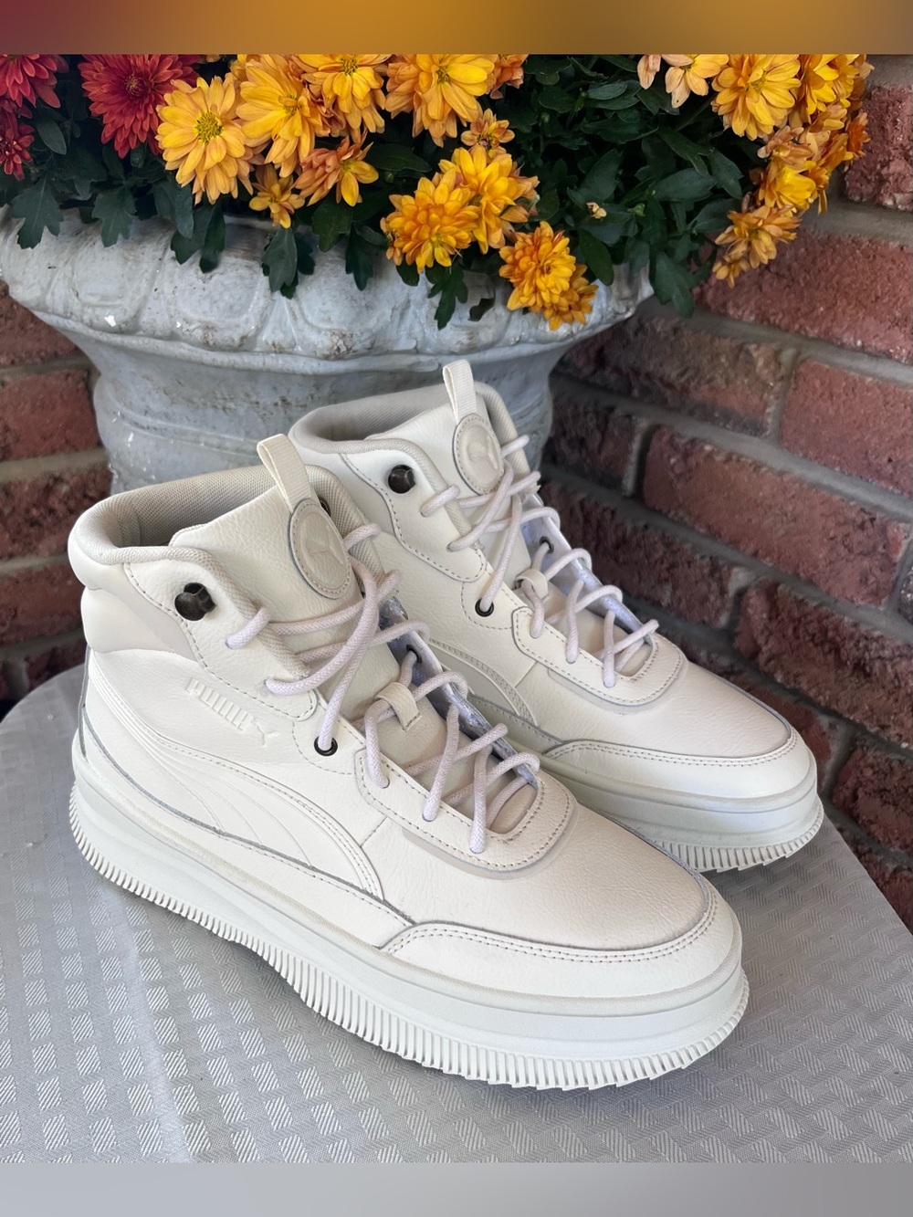 PUMA Mayra Flatform Leather Boots Sneakers Frosted Ivory - Women's 10
